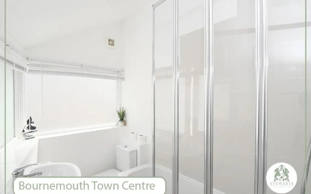 Town Centre House for 6 Guests