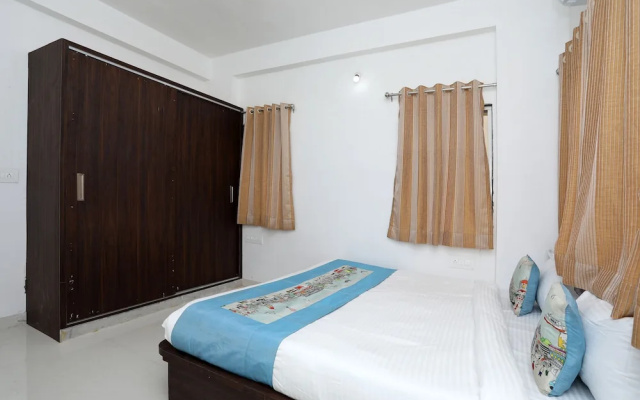 OYO 10067 Home Modern 2BHK Gulab Bagh