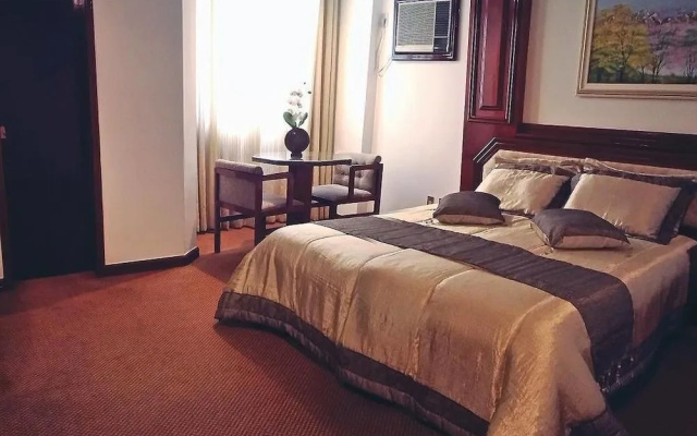 Maxim Plaza Hotel