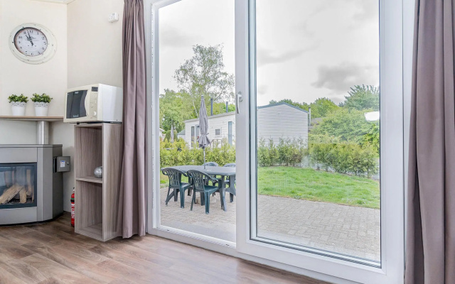 Comfy chalet with fireplace, near Baarle-Nassau
