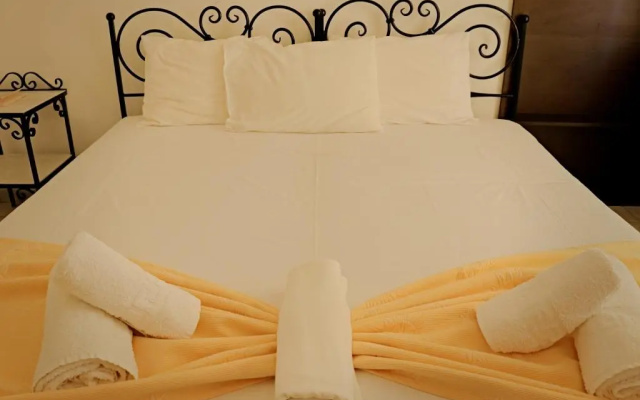 Ailouros summer hotel