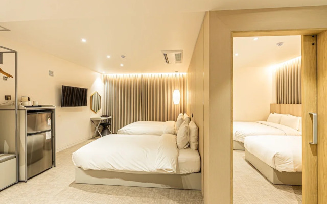 Benikea Crystal Hotel