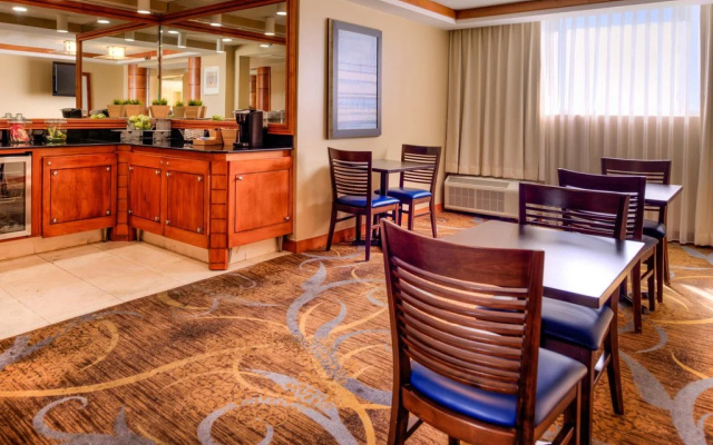 DoubleTree by Hilton Hotel Tampa Airport-Westshore