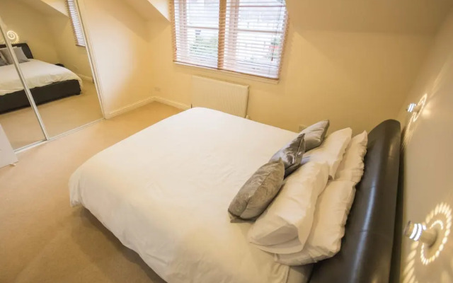 Crown Luxury Serviced Apartments