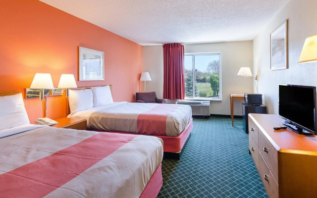 Econo Lodge Inn and Suites