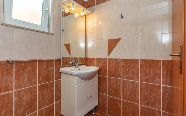 Nice Home in Zivogosce With Wifi and 2 Bedrooms