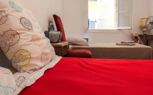 Room in apartment - Rue Droite