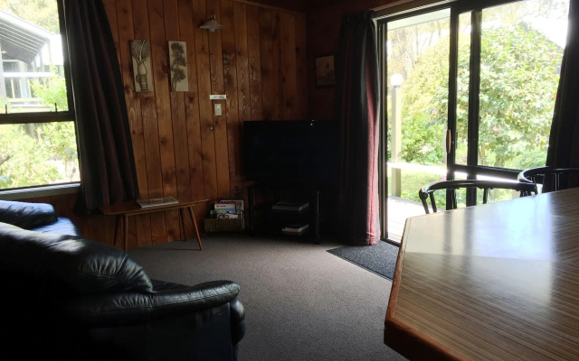 Sportmans Lodge