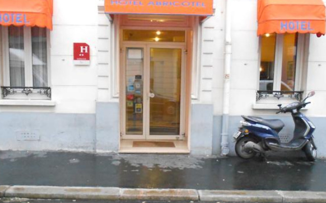 Abricotel Hotel вид на фасад