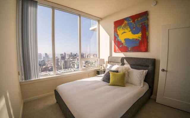 Ocean View IV by AvantStay | High-Rise in DT w/ City & Ocean Views!