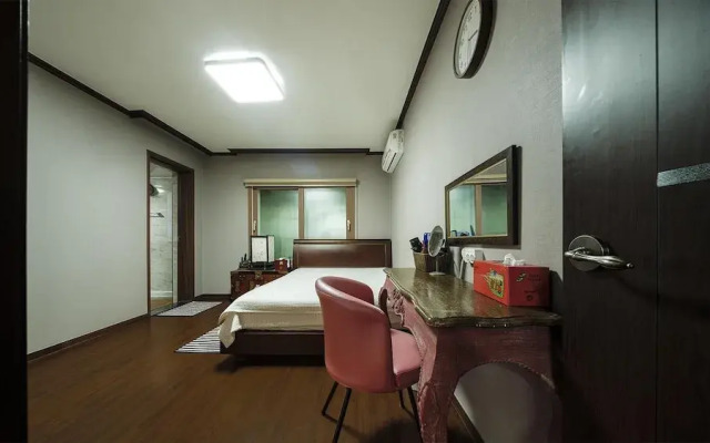 Jeju Supgol Dokchae Pension