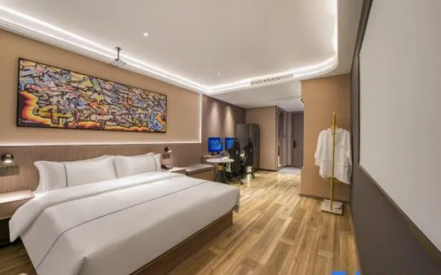 ReMAX Remai Electronics Competition Hotel (Ningbo Chenghuang Temple Tianyi Square)