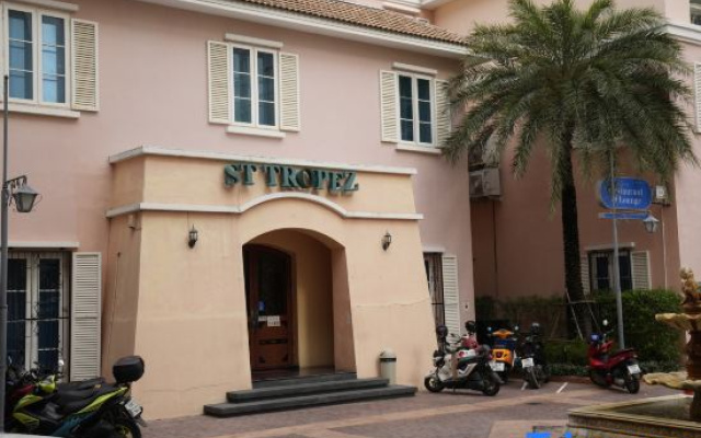 Seven Seas Cote d'Azur One-bedroom near Beach