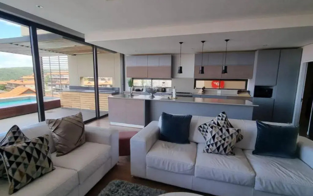 Sea Facing 4 Bedroom Holiday Home in Zimbali