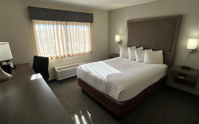Best Western Plus Paper Valley Hotel