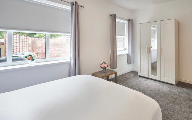 Host Stay Britton Hall Bungalow