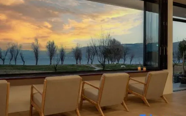 To the Mountains and Seas • LUME Designer Sea View Homestay