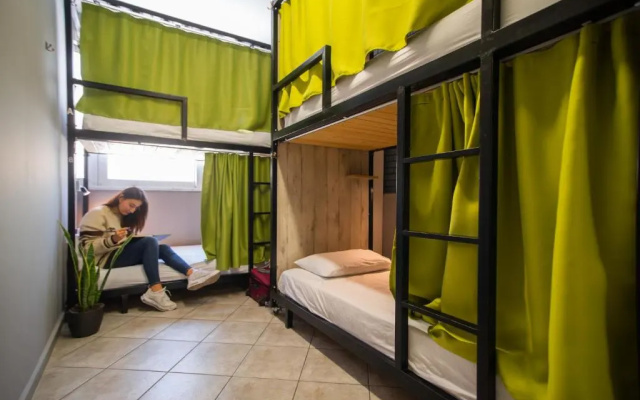 Bedway Athens Hostel