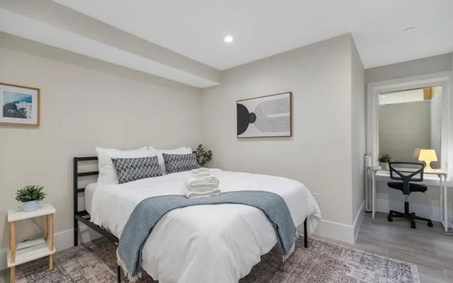Central 2 br City Sanctuary Commuter friendly