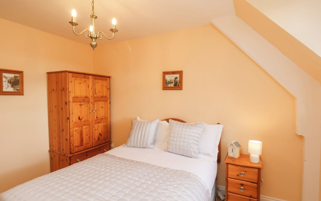 Maypole Cottage