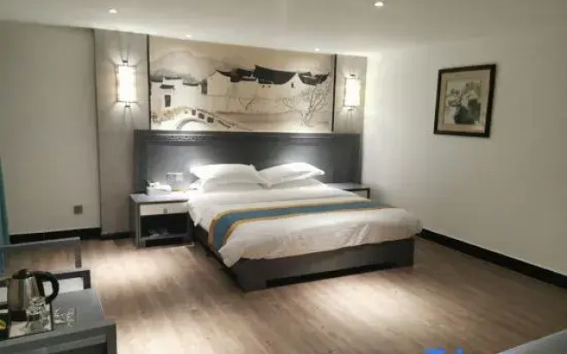 Beihai Bainian Hotel (Beihai Old Street)