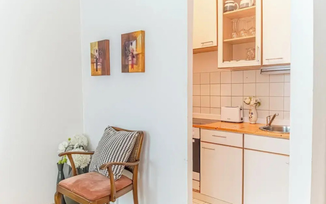 Cozy 2BR Near Belvedere Long Stay