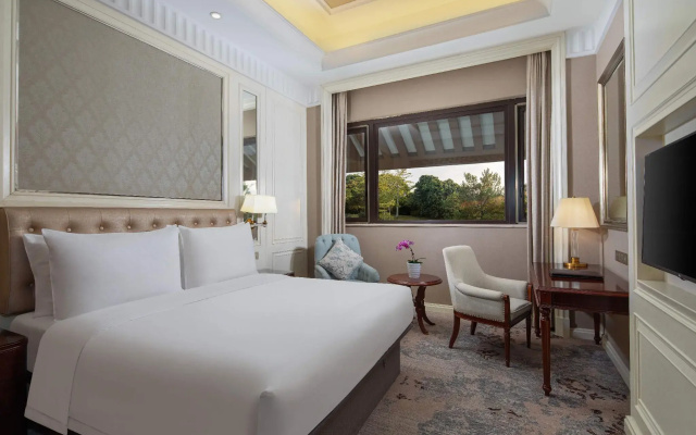 The Carp Islet Resort