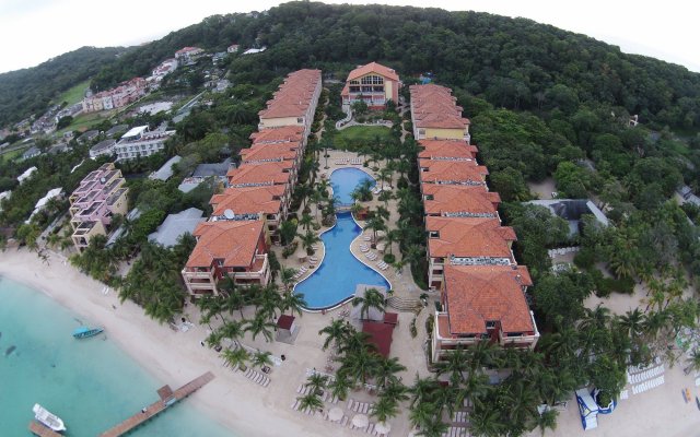 Infinity Bay Spa & Beach Resort in Roatan, Honduras from 376$, photos, reviews - zenhotels.com hotel front