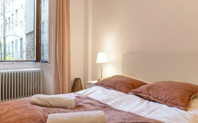 Cityscape 1BR With 1LR Apartment Comfort