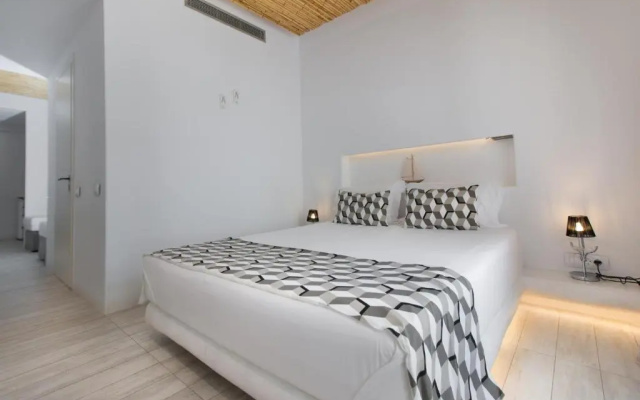Thomais Studios