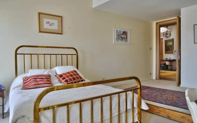 Splendid 160m2 Apartment With Terrace