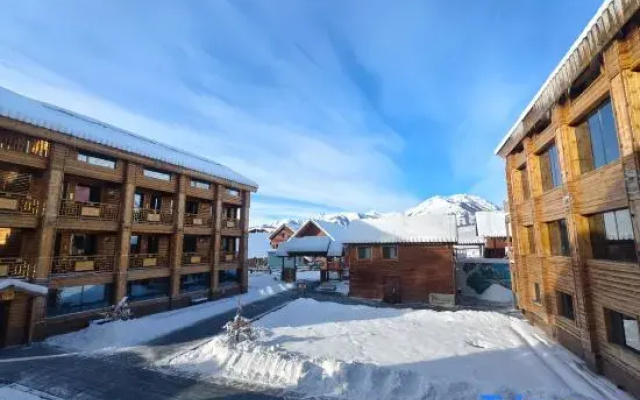 INWARD PEAK·Designer Holiday Homestay (Hemu Scenic Area Branch)