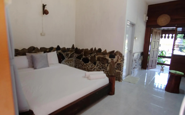 Baan Esan Country House