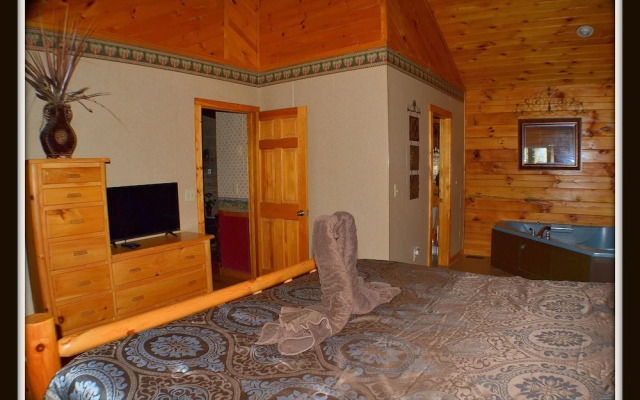 Almost Paradise - 1 Br cabin by RedAwning