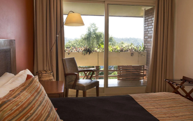 Raíces Esturión Hotel & Raíces Amambai Lodges