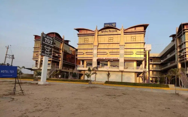 Hotel The Grand Takshak