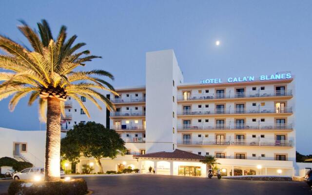 Отель Globales Cala´n Blanes Испания, Кала-эн-Бланес - отзывы, цены и фото номеров - забронировать отель Globales Cala´n Blanes онлайн вид на фасад