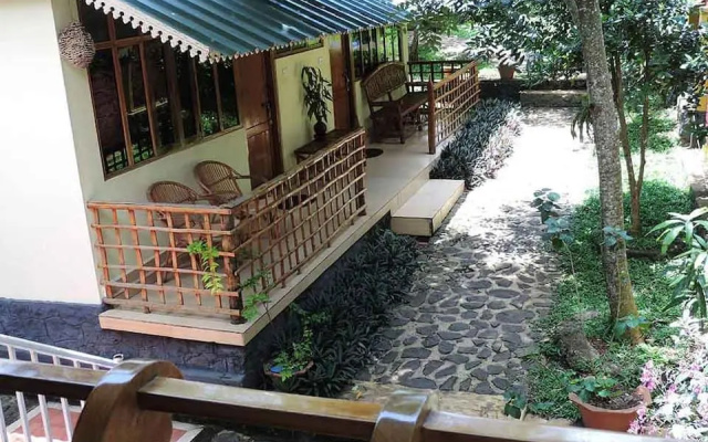 Silent Summit Cottage