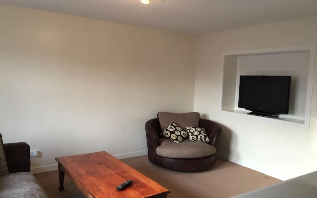 3 Varis Apartments