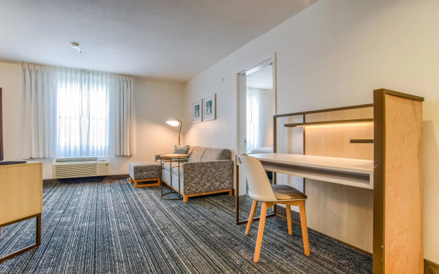 MainStay Suites