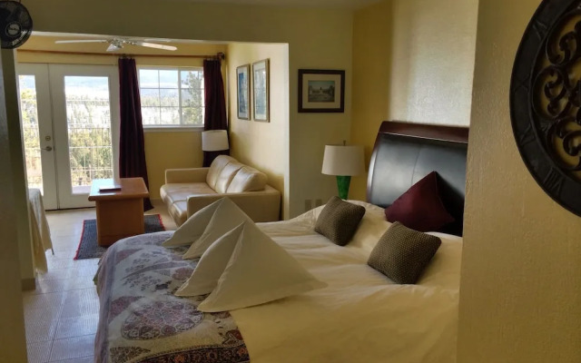 Pikes Peak Paradise Bed and Breakfast