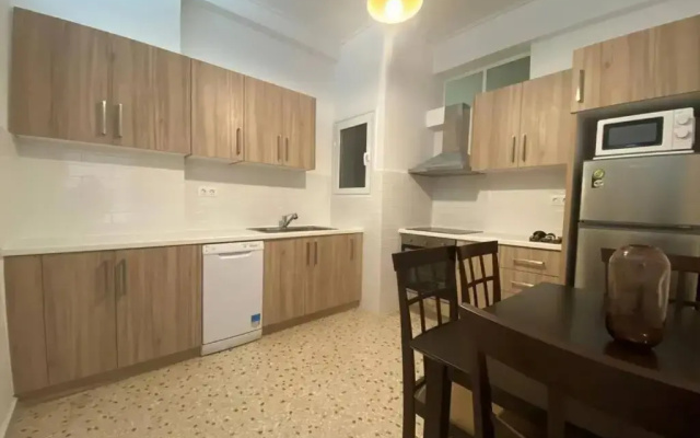 Two Bedroom Stylish Suite In Centre for an Athens Gateaway