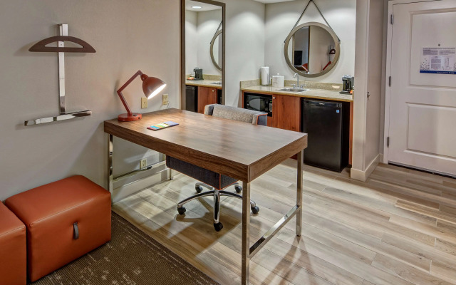 Hampton Inn & Suites Fort Myers-Estero/FGCU