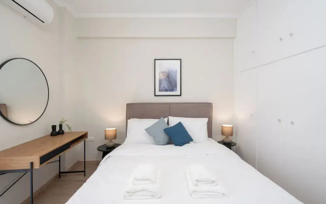 Spacious Luxury Apartment | Near Piraeus Port