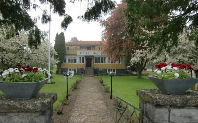 Hagaborg Bed & Breakfast and Hostel
