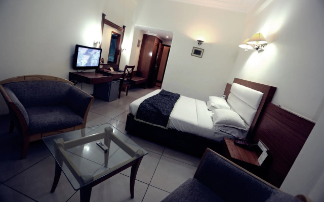 Hotel Devi Grand