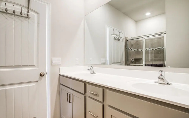 Pool Access & Beach Shuttle: Millville Townhome!