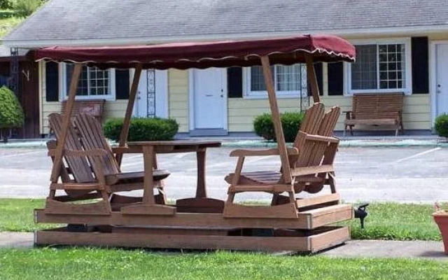 The Weathervane Motel