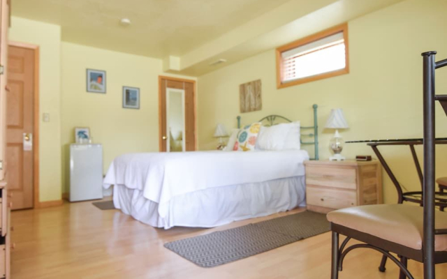 Sea Treasures Inn