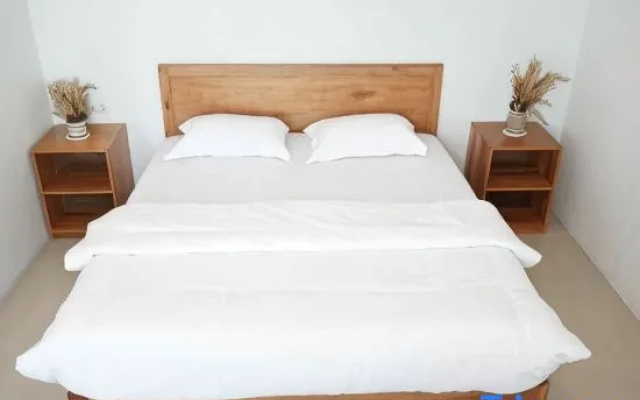 LaRose Guest House